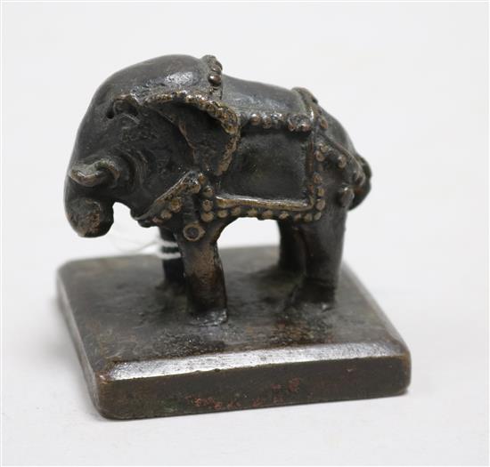 A 19th century bronze Elephant seal 6cm.